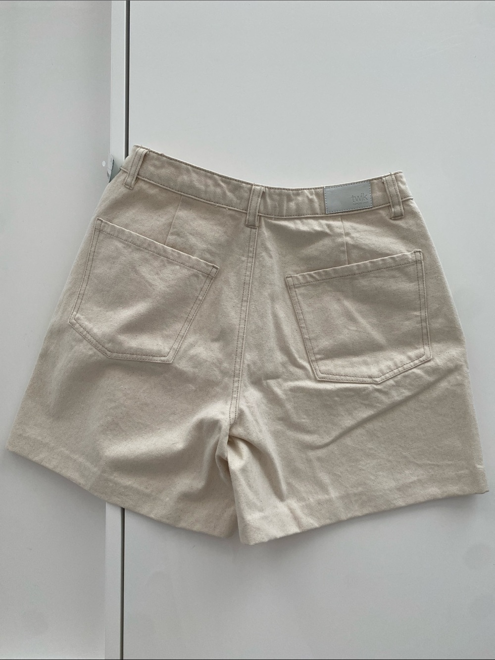Twik Cream Natural High-Rise Jean Denim A-line Shorts Cream Canvas Size 29 - Picture 2 of 9